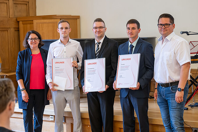 VDMB_Beste_Druck-_und_Medientechniker_in_Muenchen_geehrt_BSZ_Senefelder.jpg