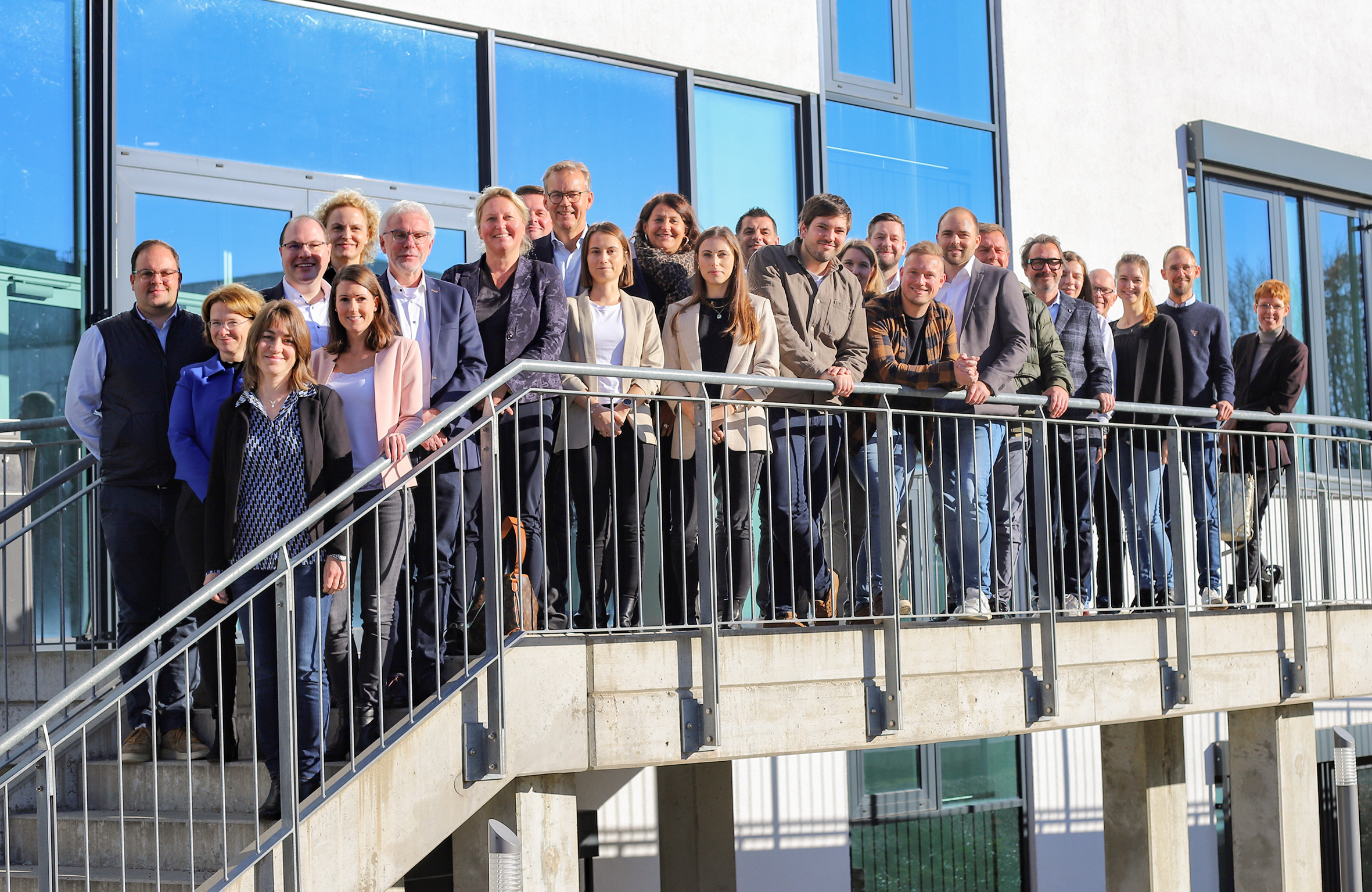 Pressebild_AK_Personal_Gruppenfoto.jpg Pressebild_AK_Personal_Gruppenfoto.jpg